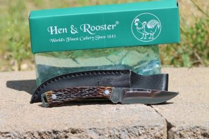 HEN & ROOSTER GREEN JIGGED DROP POINT HUNTER