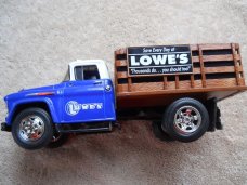 Case 62132 Small Canoe Knife / Lowe's Truck Case 62132 Small Canoe Knife / Lowe's Truck