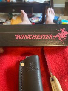 Winchester 871 S 7 1/2" Long Fat And Gnay Fixed Blade Knife With Black Leather Sheath In Box Winchester 871 S 7 1/2" Long Fat And Gnay Fixed Blade Knife With Black Leather Sheath In Box