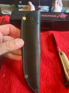 Winchester 871 S 7 1/2" Long Fat And Gnay Fixed Blade Knife With Black Leather Sheath In Box Winchester 871 S 7 1/2" Long Fat And Gnay Fixed Blade Knife With Black Leather Sheath In Box