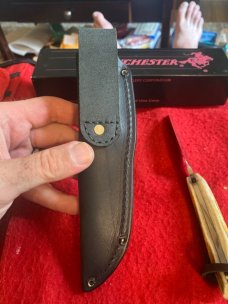 Winchester 871 S 7 1/2" Long Fat And Gnay Fixed Blade Knife With Black Leather Sheath In Box Winchester 871 S 7 1/2" Long Fat And Gnay Fixed Blade Knife With Black Leather Sheath In Box