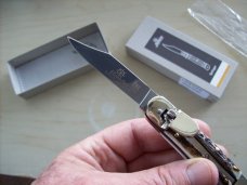 Hubertus Small 08 Gnarly Stag 5 3/4 " Open Lilyput