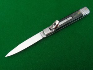 AKC Italy Brazilian Cow Horn Lever Lock Switchblade MINT !