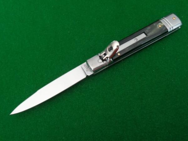 AKC Italy Brazilian Cow Horn Lever Lock Switchblade MINT !