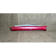 Bright red EdgeMaster automatic fishtail knife. Bright red EdgeMaster automatic fishtail knife.