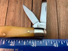 Moore Maker Split Backspring Whittler by Queen Smooth Yellow Bone 1999
