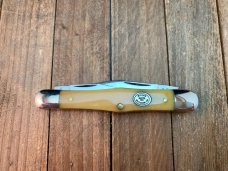 Moore Maker Split Backspring Whittler by Queen Smooth Yellow Bone 1999 Moore Maker Split Backspring Whittler by Queen Smooth Yellow Bone 1999