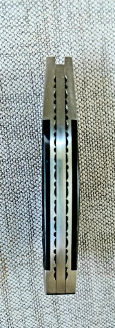 Riaan Ras Sheepsfoot Slipjoint..Jigged Buffalo Horn..14c28n .high polish blade..Castle.. 3.5"..coa Riaan Ras Sheepsfoot Slipjoint..Jigged Buffalo Horn..14c28n .high polish blade..Castle.. 3.5"..coa