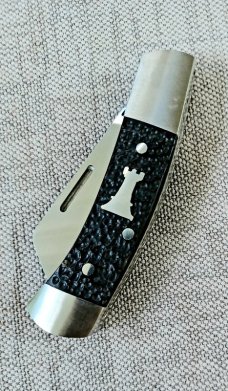 Riaan Ras Sheepsfoot Slipjoint..Jigged Buffalo Horn..14c28n .high polish blade..Castle.. 3.5"..coa Riaan Ras Sheepsfoot Slipjoint..Jigged Buffalo Horn..14c28n .high polish blade..Castle.. 3.5"..coa
