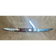 1960-76 Camillus Carpenter Whittler #72,bone handles. 1960-76 Camillus Carpenter Whittler #72,bone handles.