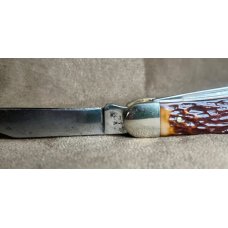1960-76 Camillus Carpenter Whittler #72,bone handles. 1960-76 Camillus Carpenter Whittler #72,bone handles.