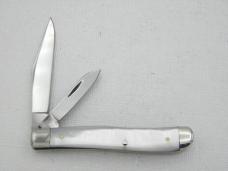 Queen Cutlery #14P peanut jack with Pearl handles: 2 3/8” closed, no tang stamp 1961 - 1971 Queen Cutlery #14P peanut jack with Pearl handles: 2 3/8” closed, no tang stamp 1961 - 1971