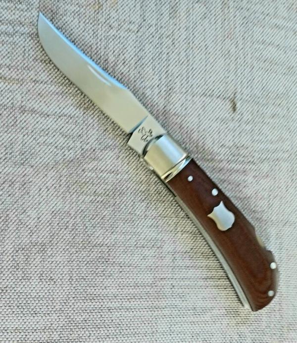 Pablo Castellani Lockback Honknose Trapper..4"..14C28N..Linen Micarta..Fluted/integral/doved bolster Pablo Castellani Lockback Honknose Trapper..4"..14C28N..Linen Micarta..Fluted/integral/doved bolster