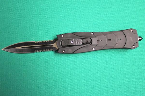 OTF - Out The Front - Automatic with belt clip and window breaker 