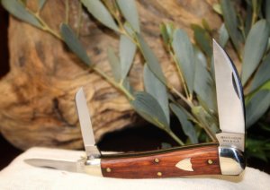 Great Eastern Cutlery #38 Whittler Bloodwood 