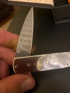 2007 John Russell Case 8173L DAM Mother Of Pearl Slimlock With Single Damascus Blade &.Sheath NIB 2007 John Russell Case 8173L DAM Mother Of Pearl Slimlock With Single Damascus Blade &.Sheath NIB