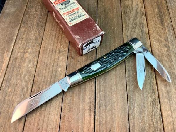 Schatt and Morgan Swayback Whittler Deep Green Bone Schatt and Morgan Swayback Whittler Deep Green Bone