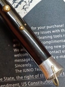 11" vintage rizzuto estilleto milano. Single pin batwing. 11" vintage rizzuto estilleto milano. Single pin batwing.