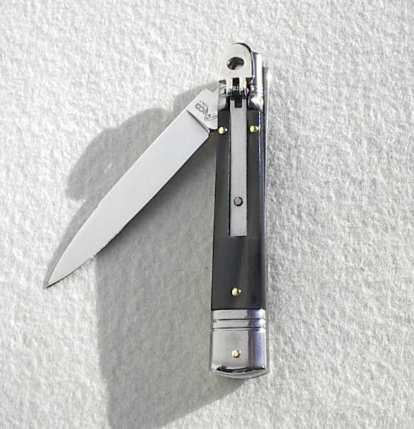 NOS AKC 8" CLASSIC SLIM LEVER LOCK SWEDGE BLADE, GENUINE DARK BRAZILIAN HORN MANIAGO ITALY