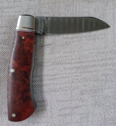 Pablo Castellani Amboyna Damascus Native..4" closed...Fluted/integral/doved bolsters..makers pouch Pablo Castellani Amboyna Damascus Native..4" closed...Fluted/integral/doved bolsters..makers pouch