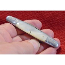 USED CONDITION VINTAGE WALDEN KNIFE CO. PEARL FLORIAL ALUMINUM BOLSTER KNIFE 1874-1923 USED CONDITION VINTAGE WALDEN KNIFE CO. PEARL FLORIAL ALUMINUM BOLSTER KNIFE 1874-1923