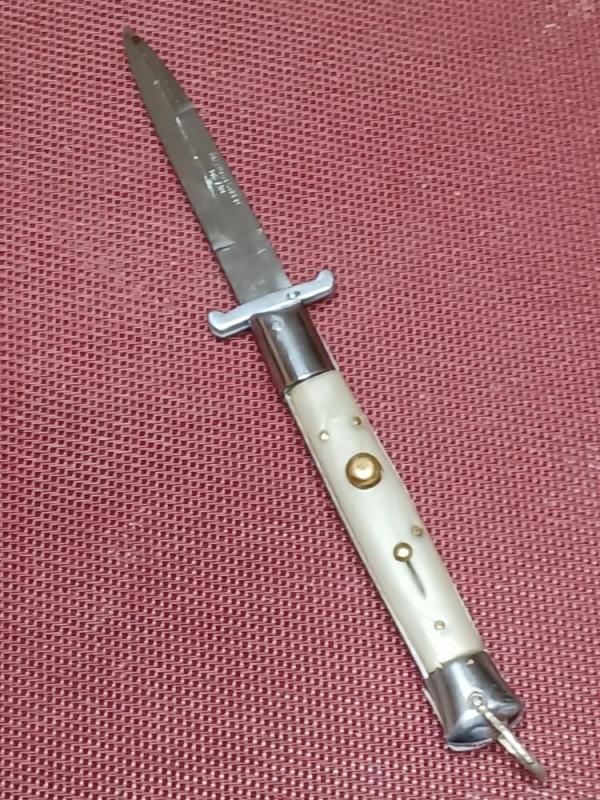 8 3/4" Very rare light green perlex Rizzuto Estileto Milano 8 3/4" Very rare light green perlex Rizzuto Estileto Milano