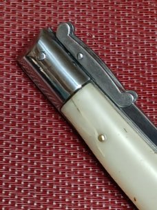 8 3/4" Very rare light green perlex Rizzuto Estileto Milano 8 3/4" Very rare light green perlex Rizzuto Estileto Milano