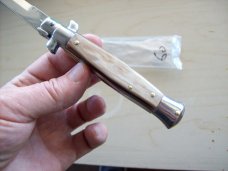 Renzo Beltrame 9 inch Honey Horn Stiletto Bayo Swivel Bolster Brand New Renzo Beltrame 9 inch Honey Horn Stiletto Bayo Swivel Bolster Brand New