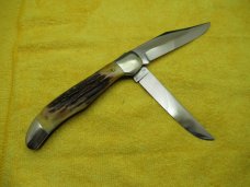 CASE 2 Blade Folding Hunter Knife. Sambar Stag Scales. ........................................(RCA)