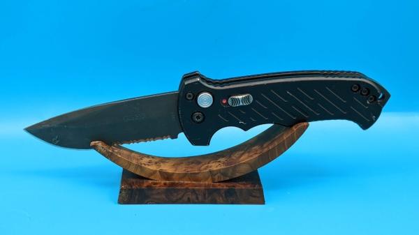 Gerber 06 Auto, Drop Point, Partially Serrated Corrosion Resistant S30v Steel Blade Automatic Knife