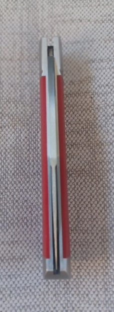 Gene Wiseman Custom Coffin/Swell Center Jack, D2 Clip blade,Red linen Micarta, 4" closed,Fluted 