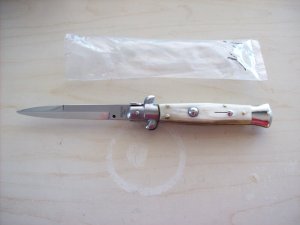 Renzo Beltrame 9 inch Honey Horn Stiletto Bayo Swivel Bolster Brand New