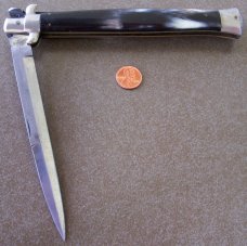 Vintage large picklock MADE IN ITALY manual STILETTO KNIFE w/ cream grey & black HORN handle scales Vintage large picklock MADE IN ITALY manual STILETTO KNIFE w/ cream grey & black HORN handle scales