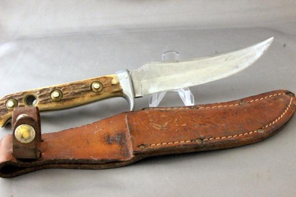 PUMA SKINNING KNIFE, Stag Handles, 97674 Made in 1976, Etch is Faint, Leather Sheath, Free Shipping