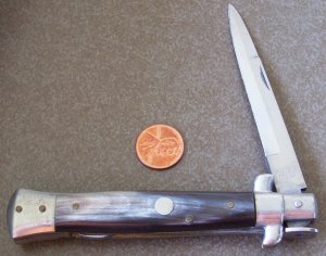 Vintage lockback MADE IN ITALY manual STILETTO KNIFE w/ cream brown & black HORN handle scales