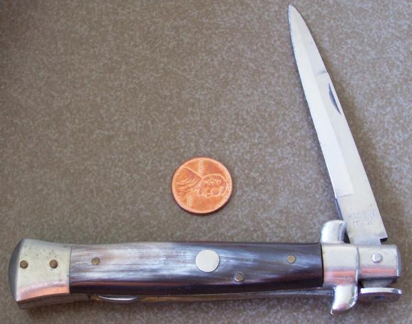 Vintage lockback MADE IN ITALY manual STILETTO KNIFE w/ cream brown & black HORN handle scales Vintage lockback MADE IN ITALY manual STILETTO KNIFE w/ cream brown & black HORN handle scales