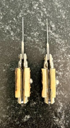 2 Miniature Switchblade Knives, Vertical INOX & INOX over ITALY Marks, Older Style, Stag Handles 2 Miniature Switchblade Knives, Vertical INOX & INOX over ITALY Marks, Older Style, Stag Handles