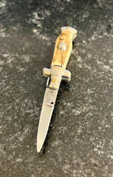 2 Miniature Switchblade Knives, Vertical INOX & INOX over ITALY Marks, Older Style, Stag Handles 2 Miniature Switchblade Knives, Vertical INOX & INOX over ITALY Marks, Older Style, Stag Handles