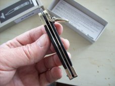 Hubertus Solingen, Germany Small 08 Exotic Rosewood 5 3/4 " Open Lilyput Hubertus Solingen, Germany Small 08 Exotic Rosewood 5 3/4 " Open Lilyput