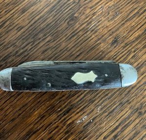GREAT COLLECTIBLE  1800's WATERVILLE  KNIFE TO CARRY SO PRICED