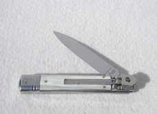 NOS AKC 8" CLASSIC SLIM LEVER LOCK SWEDGE BLADE, GENUINE BRAZILIAN WHITE HORN - MANIAGO ITALY