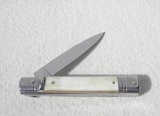 NOS AKC 8" CLASSIC SLIM LEVER LOCK SWEDGE BLADE, GENUINE BRAZILIAN WHITE HORN - MANIAGO ITALY