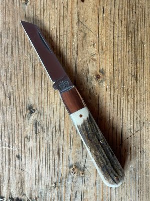 A. Wright & Son BARLOW-LAMBSFOOT with Stag Scales and Lambsfoot Blade 