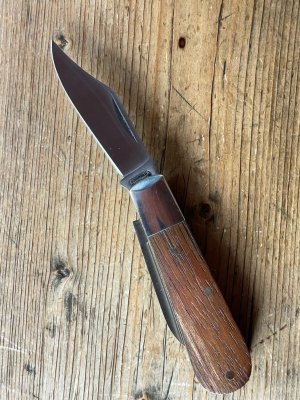 A Wright & Son, Traditional 2-Blade Barlow in Rosewood with Clip and Pen Blades