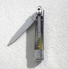 NOS AKC 8" CLASSIC SLIM LEVER LOCK SWEDGE BLADE, GENUINE BRAZILIAN HORN - MANIAGO ITALY