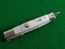 Rizzuto Estiletto WHITE Pearlized Scales 8-5/8" Open MINT