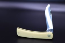CASE SODBUSTER JR CS YELLOW HANDLE 3137CS CASE SODBUSTER JR CS YELLOW HANDLE 3137CS
