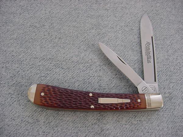 Vintage REMINGTON BULLET, R1273 Large, 2 Blade, "Banana" Trapper Pattern, Etched and Mint-in-the Box