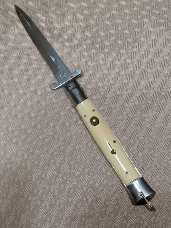10 3/4" vintage rizzuto estilleto milano step bolster. 10 3/4" vintage rizzuto estilleto milano step bolster.