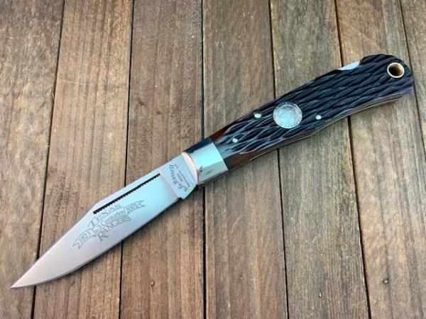 A.G. Russell Mountain Man Lockback 2001 Texas Ranger Commemorative Brown Jigged Bone 154-CM Blade